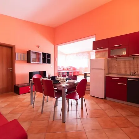 Apartment In With Balcony, Air Condition, Wifi, Washing Machine Vinisce