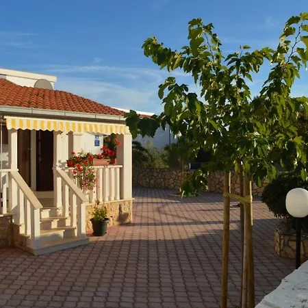In With Balcony, Air Condition, Wifi, Washing Machine