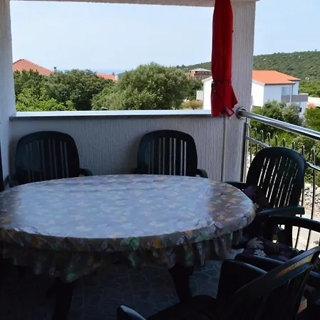 In With Balcony, Air Condition, Wifi, Washing Machine Apartman