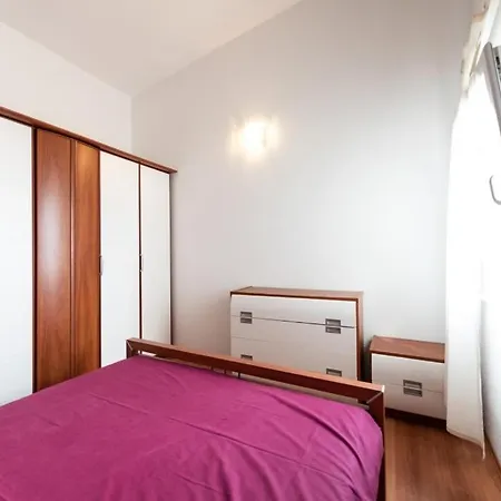 In With Balcony, Air Condition, Wifi, Washing Machine *