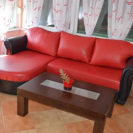 Apartment In With Balcony, Air Condition, Wifi, Washing Machine Vinisce